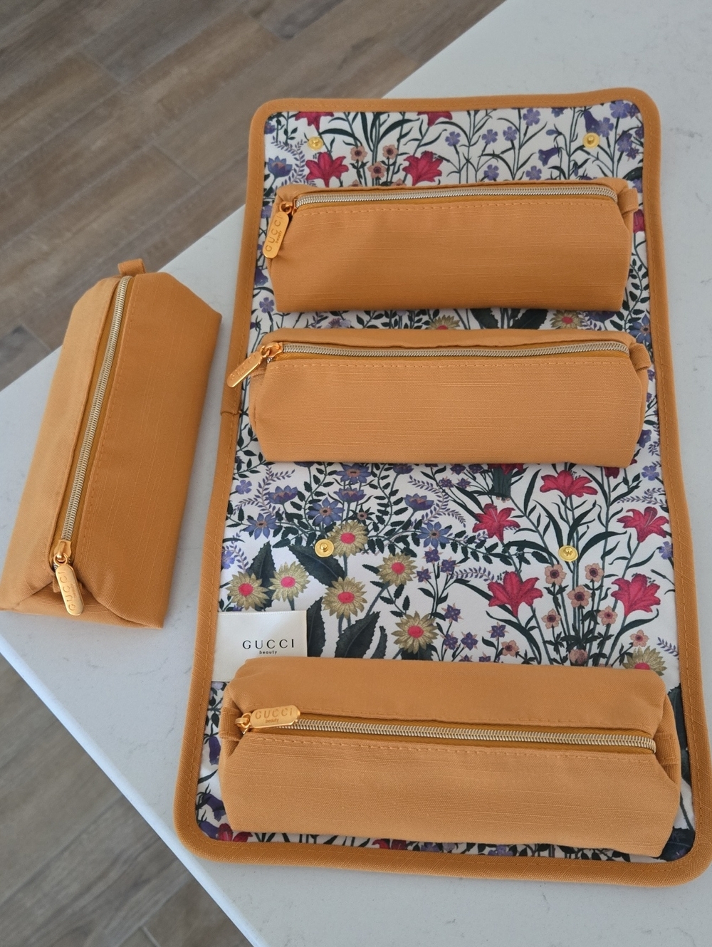 New Never Used Gucci Travel Pouch Organizer Set W/4 Piece Removable Zipper Pouch